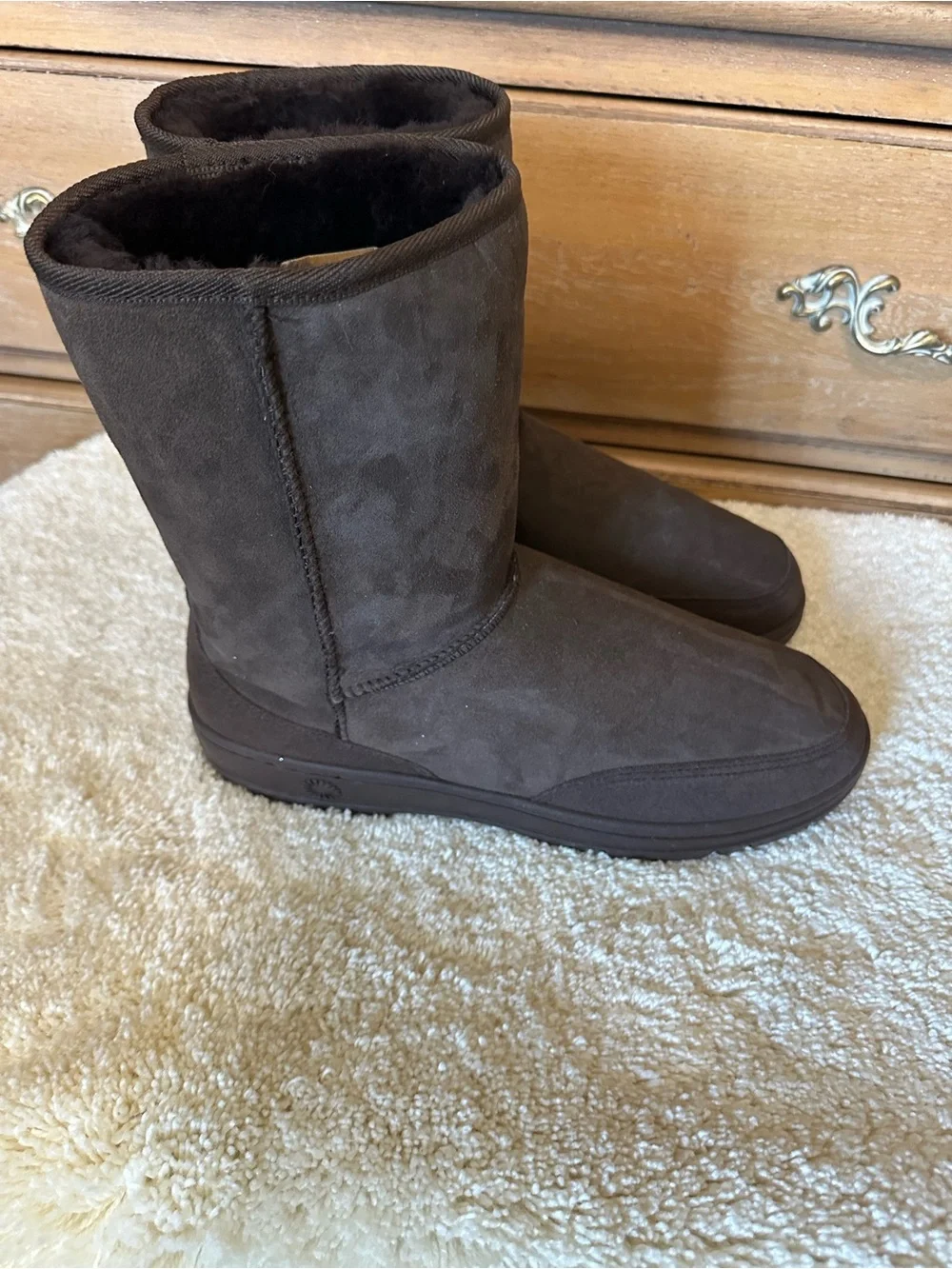 New UGG Men’s Sheepskin Boot #5220 Made in New Zealand US 10 - Picture 3 of 6
